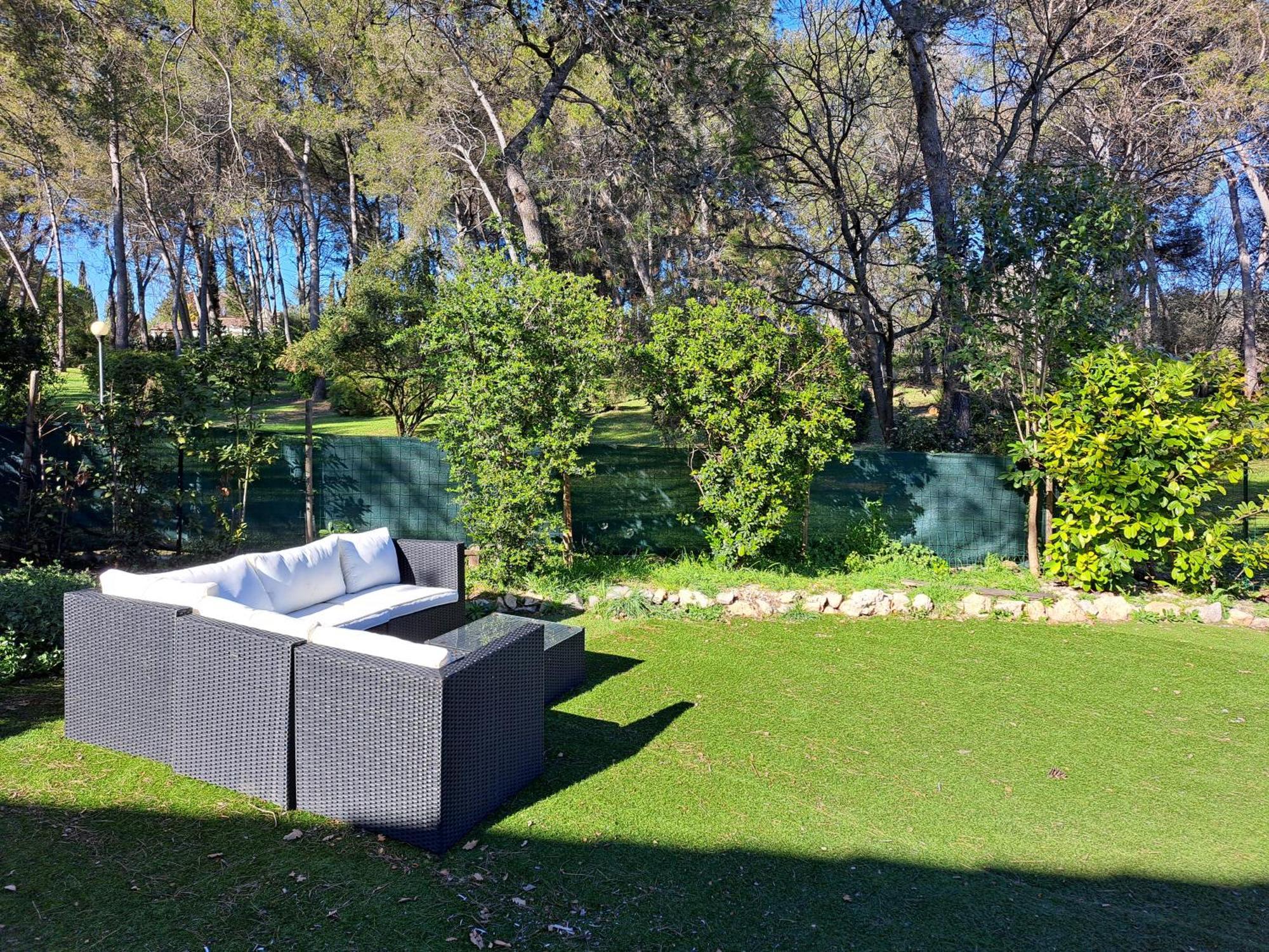 Maisonnette Au Milieu Des Pins Mougins Kültér fotó
